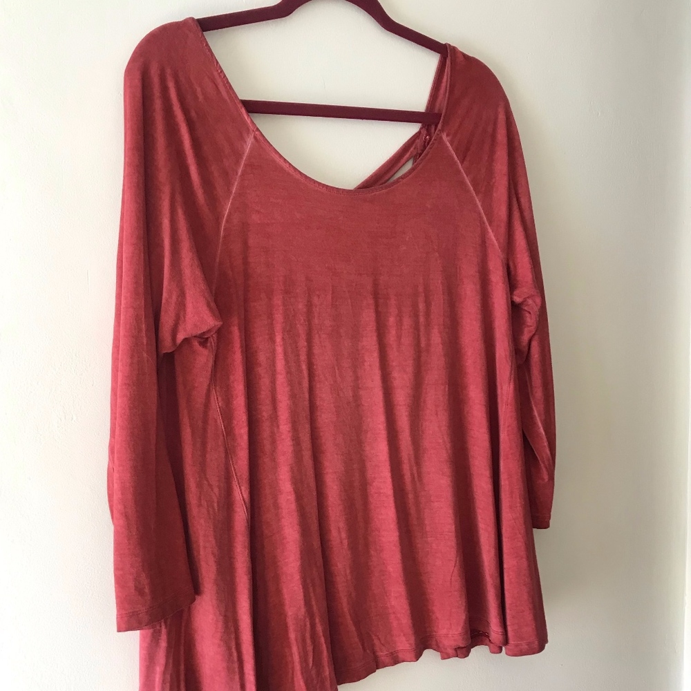 Red Flowy Shirt - L - American Eagle